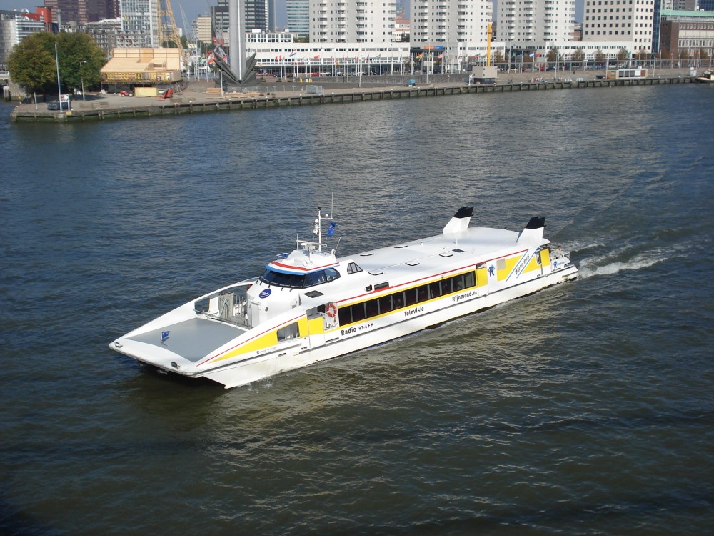 waterbus.jpg